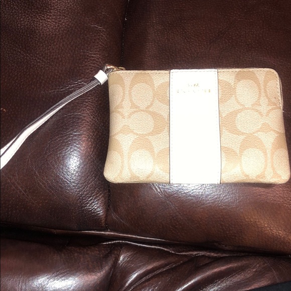 Coach wristlet - Picture 2 of 4